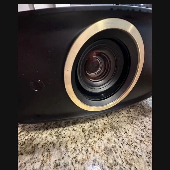 JVC Professional DLA-RS35-U Home Cinema Projectorw remote - Picture 5 of 9